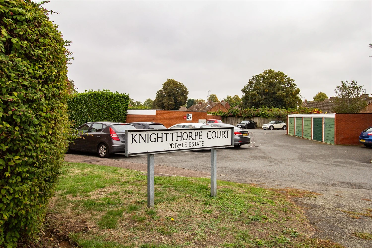 Knightthorpe Court
