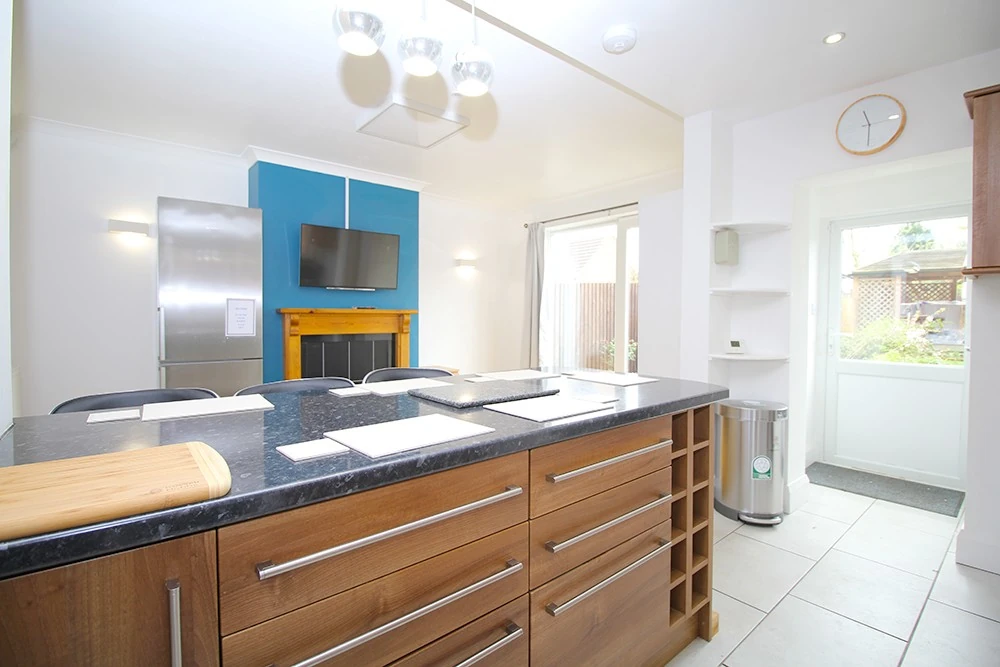 Kitchen to Living room