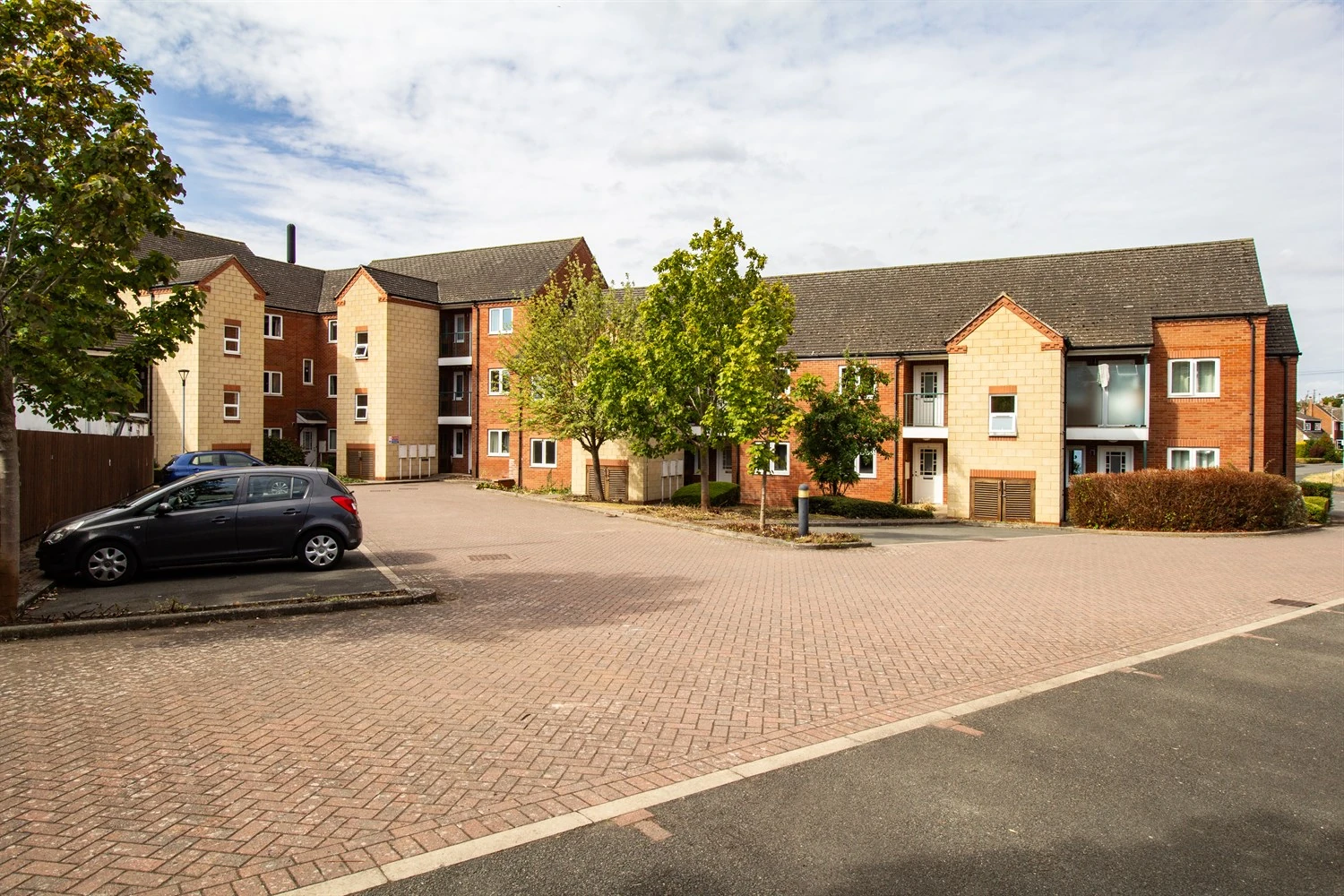 Field Farm Close