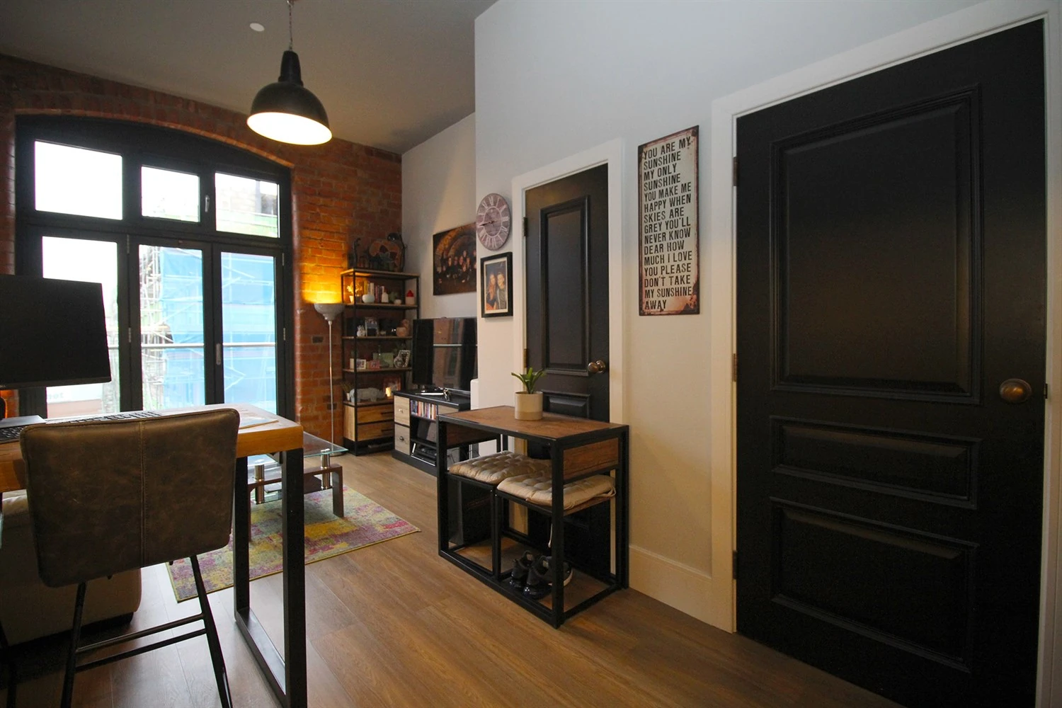 Kitchen / Lounge