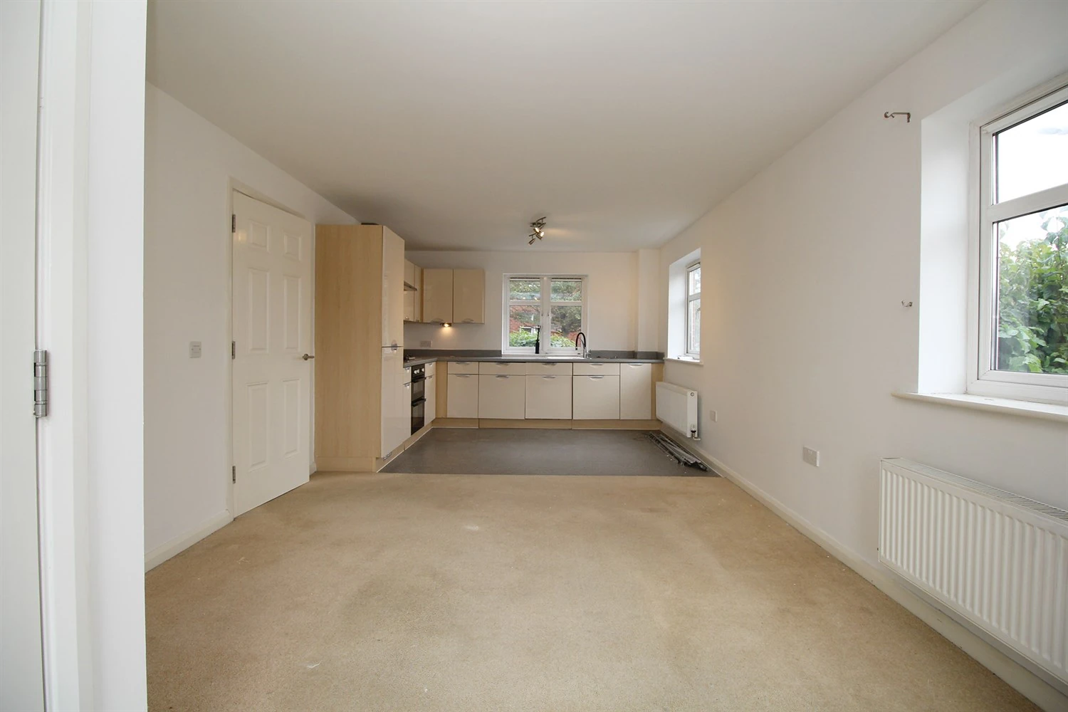 Kitchen / Lounge