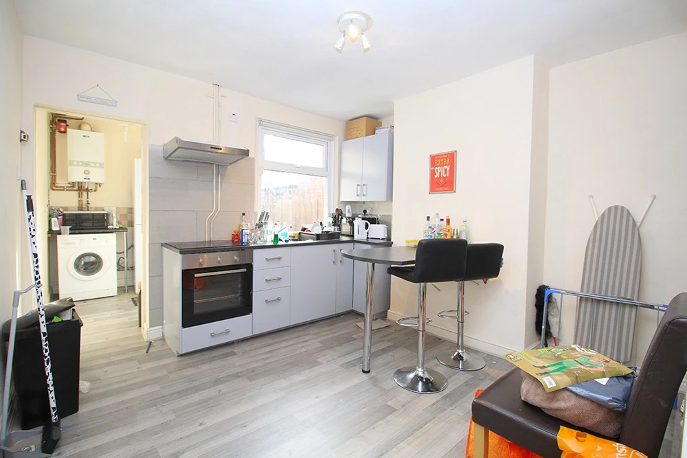 Kitchen and Breakfast area