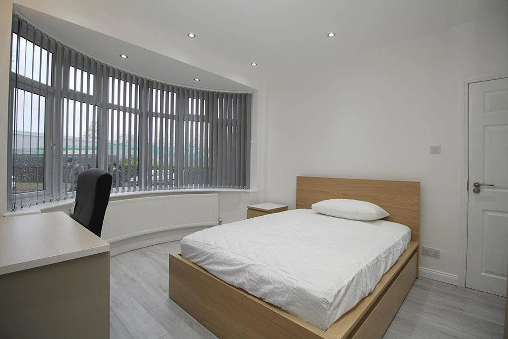 Bed and bay window