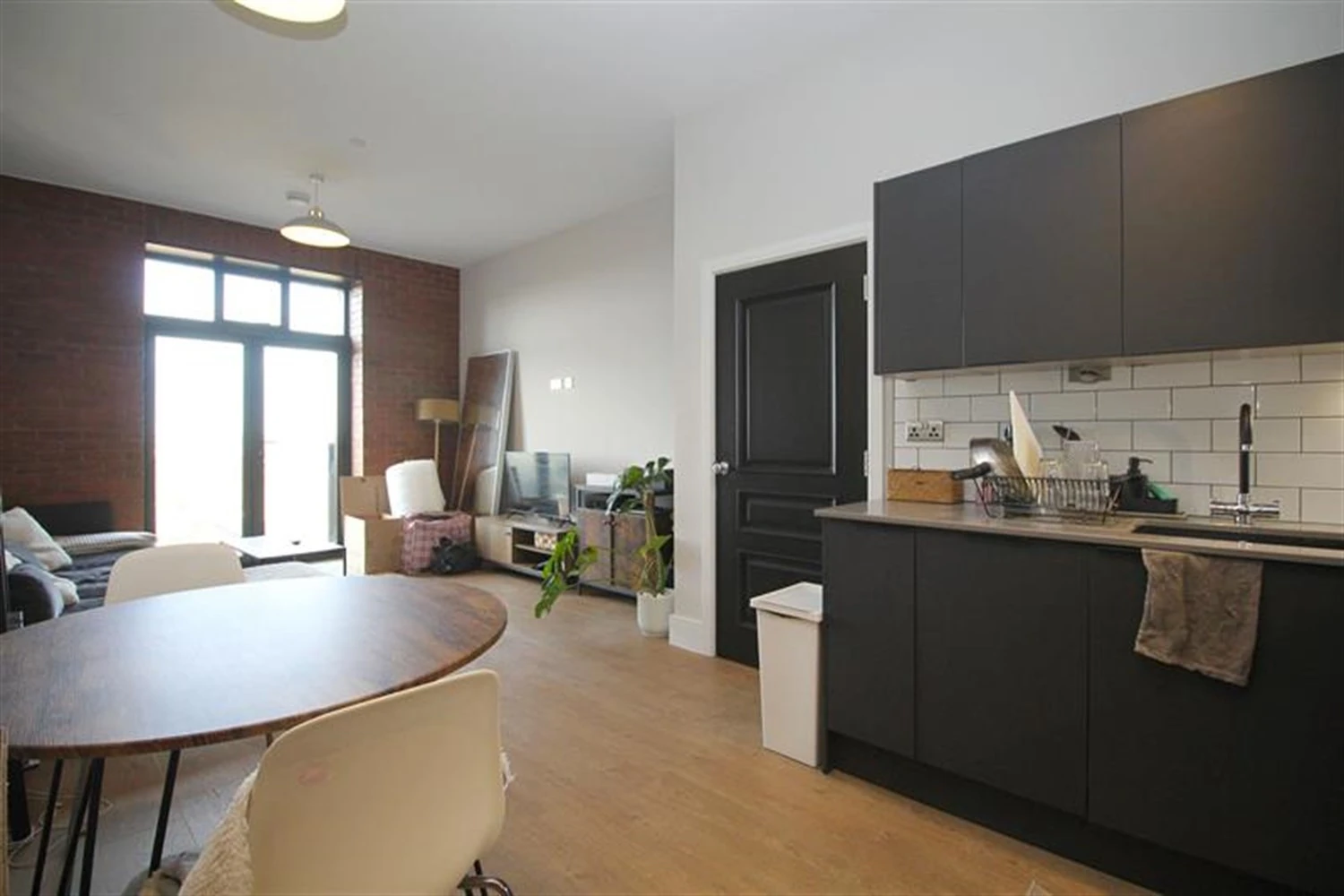 Lounge / Kitchen