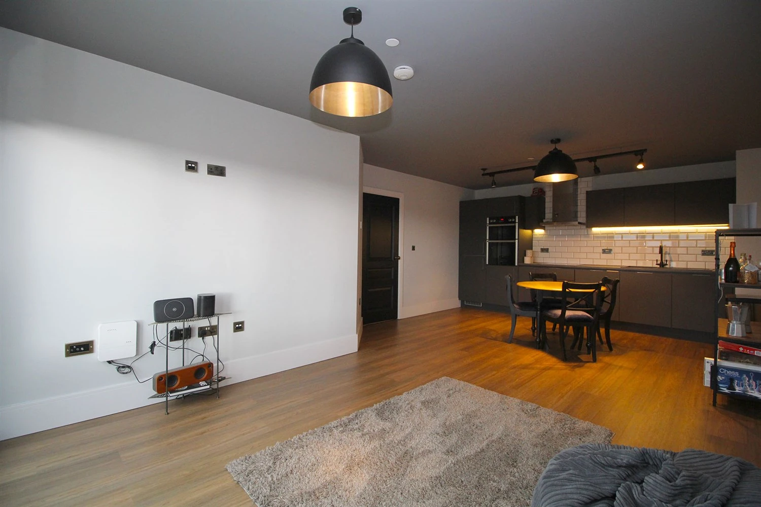 Lounge / Kitchen