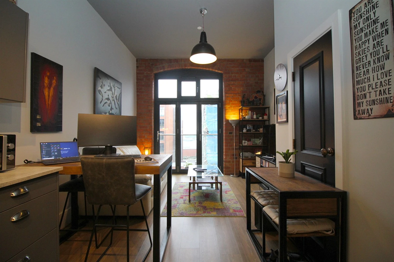Kitchen / Lounge